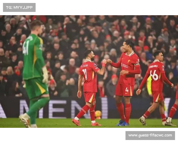 范戴克带领利物浦夺英超首冠 35岁续约计划成焦点 范戴克带领利物浦夺英超首冠 35岁续约计划成焦点