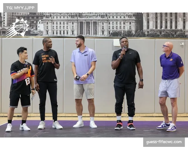 阿伦谈太阳新阵容布克传球更多为中国赛做充分准备